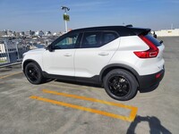 ボルボ XC40 B4 AWD Rデザイン_RHD_AWD(DCT_2.0)