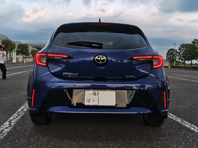 トヨタ カローラスポーツハイブリッド G(CVT_1.8_ハイブリッド)