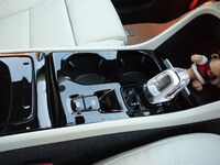 ボルボ XC40 B4 AWD インスクリプション_RHD_AWD(AT_2.0)