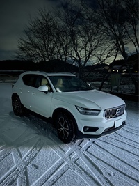 ボルボ XC40 B4 AWD インスクリプション_RHD_AWD(AT_2.0)