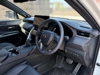 トヨタ ハリアーハイブリッド Z“レザーパッケージ(CVT_2.5_ハイブリッド)