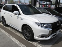 三菱 アウトランダーPHEV S エディション_4WD(2.4)