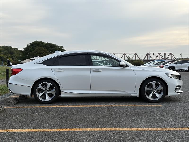 ホンダ アコードハイブリッド EX(CVT_2.0_ハイブリッド)