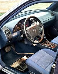 メルセデス・ベンツ Cクラス セダン C200セレクションRHD(セダン_AT)