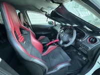日産 ノート ニスモ S レカロシート付車(MT_1.6)