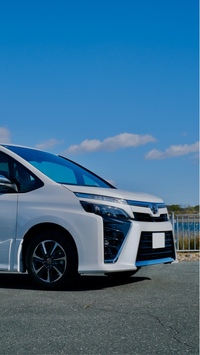 トヨタ ヴォクシー ZS“煌III”_7人乗り(CVT_2.0)