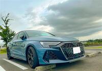 アウディ RS3 スポーツバック RS3 スポーツバック_RHD_4WD(AT_2.5)