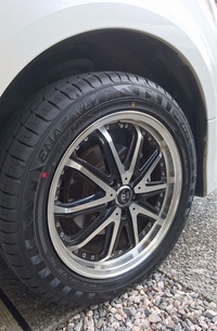 三菱 デリカD:5 ローデスト_リミテッドエディション_8乗り(CVT_2.0)