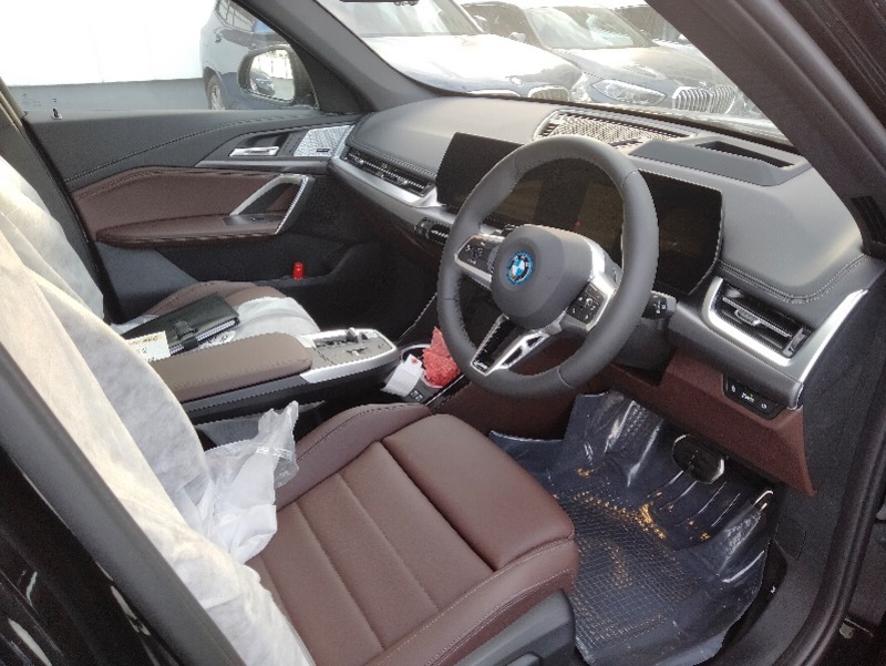 BMW iX1 xドライブ 30 Mスポーツ_RHD_4WD