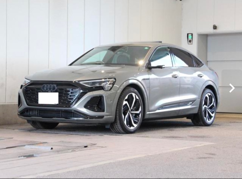 アウディ Q8 スポーツバック e-tron Q8 スポーツバック 55 e-tron クワトロ Sライン_RHD_4WD(AT)