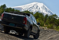 三菱 トライトン GSR_4WD(AT_2.4)