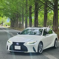レクサス ISハイブリッド 300h“バージョンL”(CVT_2.5)