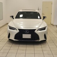 レクサス ISハイブリッド 300h“バージョンL”(CVT_2.5)