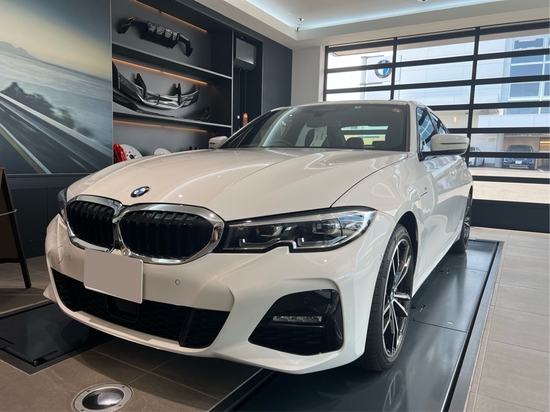 BMW 3シリーズ プラグインハイブリッド 330e Mスポーツ エディションジョイ＋_RHD(AT_2.0)