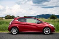 プジョー 208 GTi_RHD(MT_1.6)