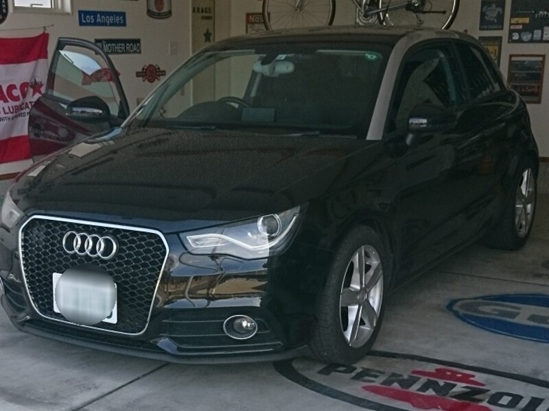 アウディ A1