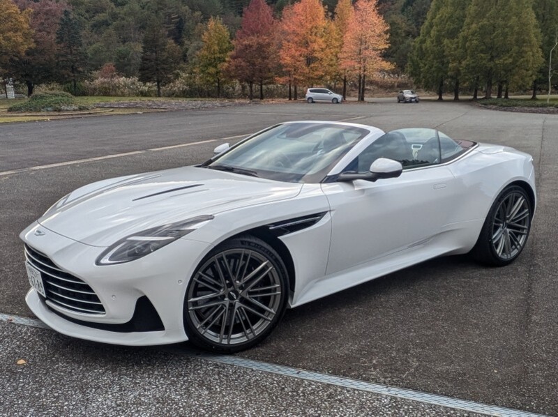アストンマーティン DB12 ヴォランテ DB12 ヴォランテ_RHD(AT_4.0)