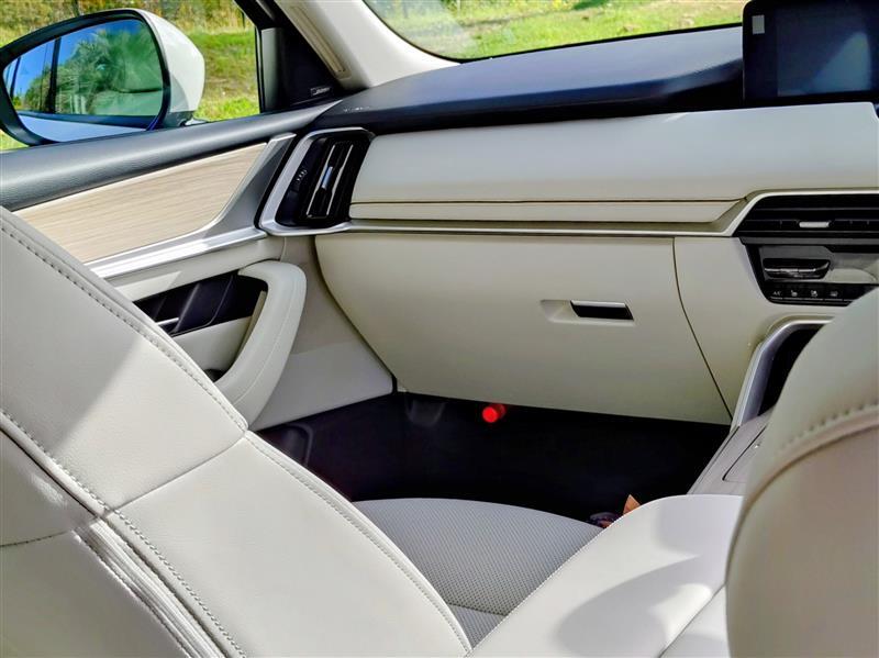 マツダ CX-60 XDハイブリッド エクスクルーシブモダン_4WD(AT_3.3)