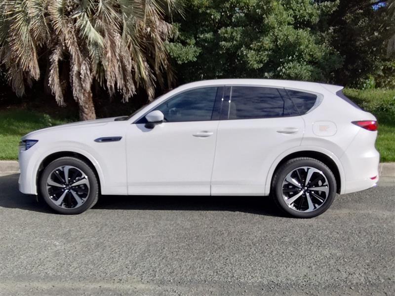 マツダ CX-60 XDハイブリッド エクスクルーシブモダン_4WD(AT_3.3)