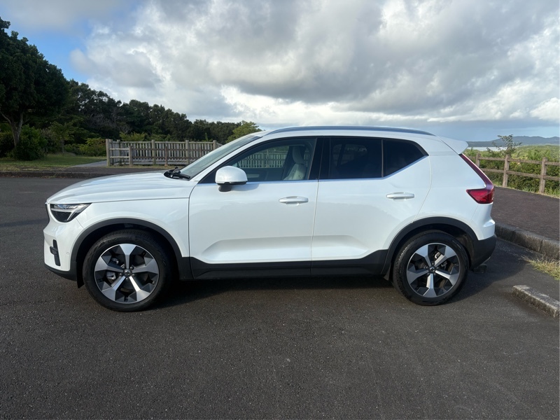 ボルボ XC40 アルティメット B4 AWD_RHD_AWD(DCT_2.0)