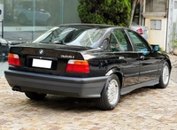 BMW 3シリーズ セダン 325i_LHD(AT_2.5)