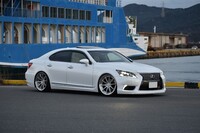 レクサス LS 460“バージョンL”_5人乗り(AT_4.6)