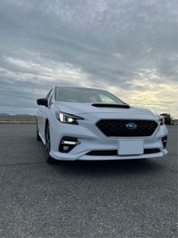 スバル レヴォーグ Vスポーツ_AWD(CVT_1.8)