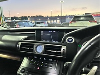 レクサス ISハイブリッド 300h“バージョンL”(CVT_2.5)