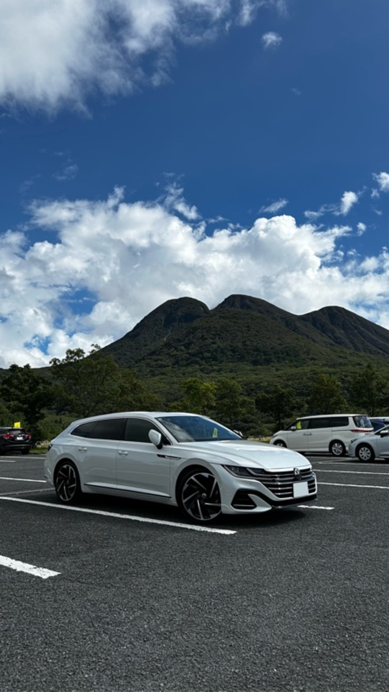 フォルクスワーゲン アルテオン シューティングブレーク TSI 4モーション Rライン アドバンス_RHD_4WD(DSG_2.0)