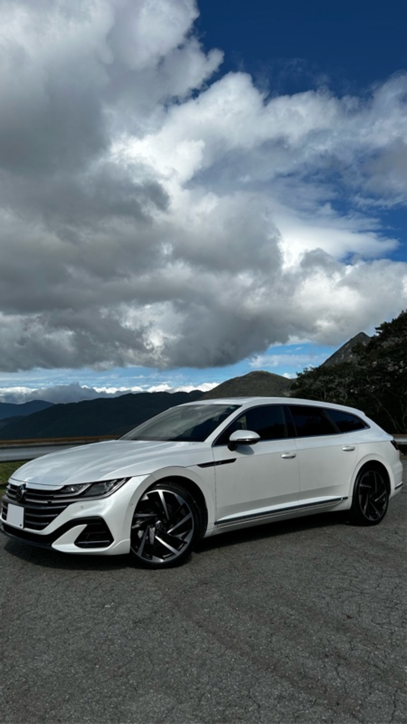 フォルクスワーゲン アルテオン シューティングブレーク TSI 4モーション Rライン アドバンス_RHD_4WD(DSG_2.0)