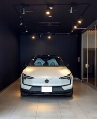 ボルボ EX30 ウルトラ シングルモーター エクステンデッドレンジ_RHD
