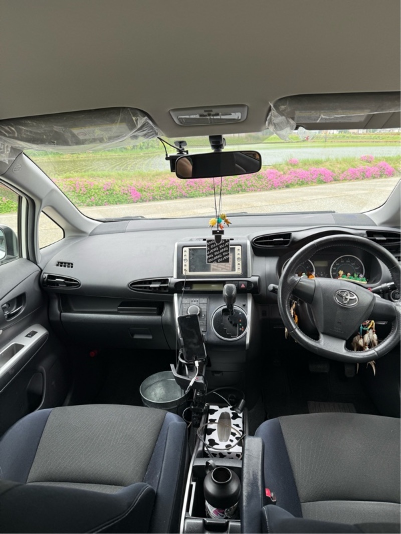 トヨタ ウィッシュ 1.8S_7人乗り_4WD(CVT_1.8)