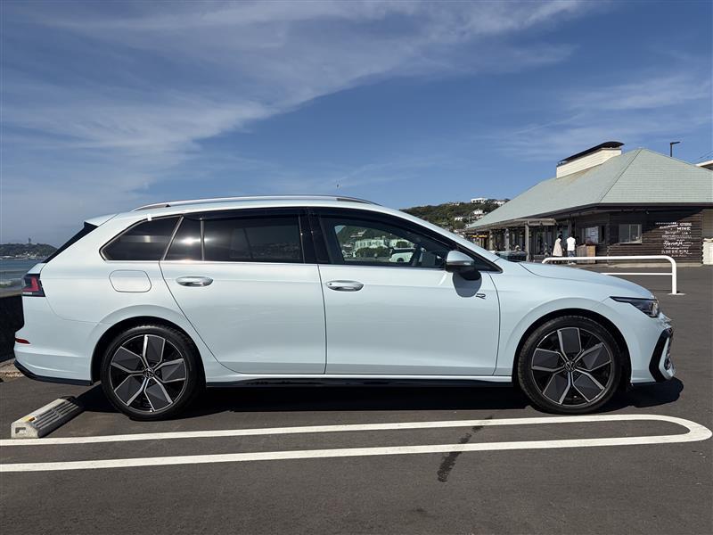 フォルクスワーゲン ゴルフ ヴァリアント eTSI Rライン_RHD(DSG_1.5)