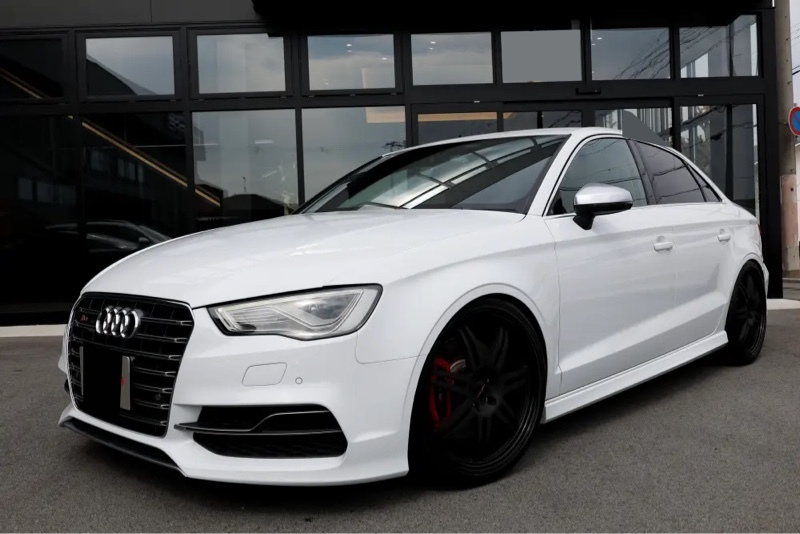 アウディ S3（セダン） セダン_RHD_4WD(AT_2.0)