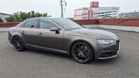 アウディ A4 （セダン）