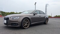 アウディ A4 （セダン）