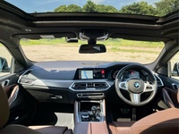BMW X6 M50i_RHD_4WD(AT_4.4)