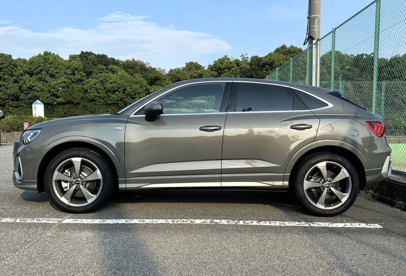 アウディ Q3 スポーツバック 40 TDI クワトロ Sライン_RHD_4WD(Sトロニック_2.0)