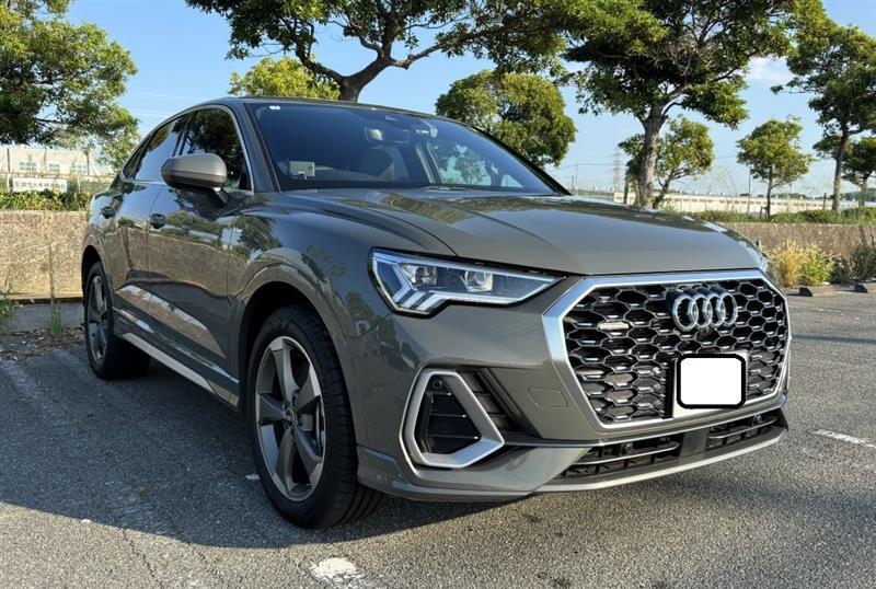 アウディ Q3 スポーツバック 40 TDI クワトロ Sライン_RHD_4WD(Sトロニック_2.0)