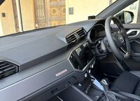 アウディ Q3 スポーツバック 40 TDI クワトロ Sライン_RHD_4WD(Sトロニック_2.0)