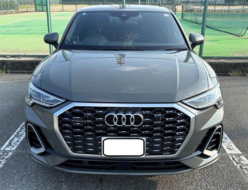 アウディ Q3 スポーツバック 40 TDI クワトロ Sライン_RHD_4WD(Sトロニック_2.0)