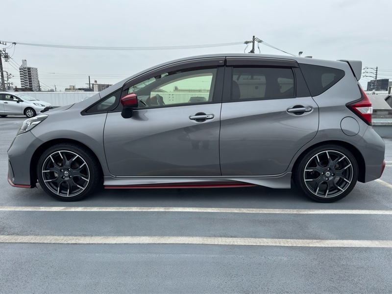 日産 ノート ニスモ S(MT_1.6)