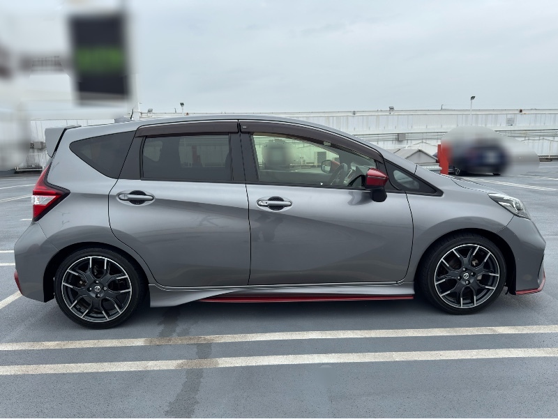 日産 ノート ニスモ S(MT_1.6)