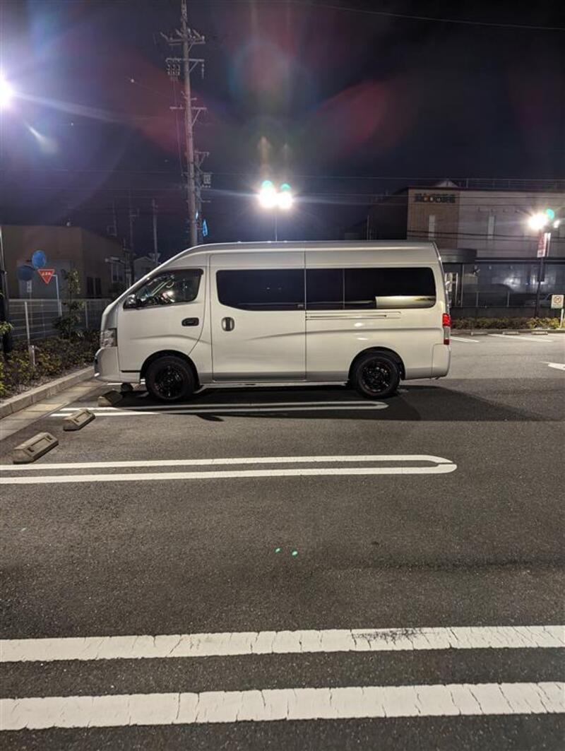 日産 NV350キャラバン バン DX スーパーロングボディ ワイド幅_6人乗り_4ドア_4WD(AT_2.5)