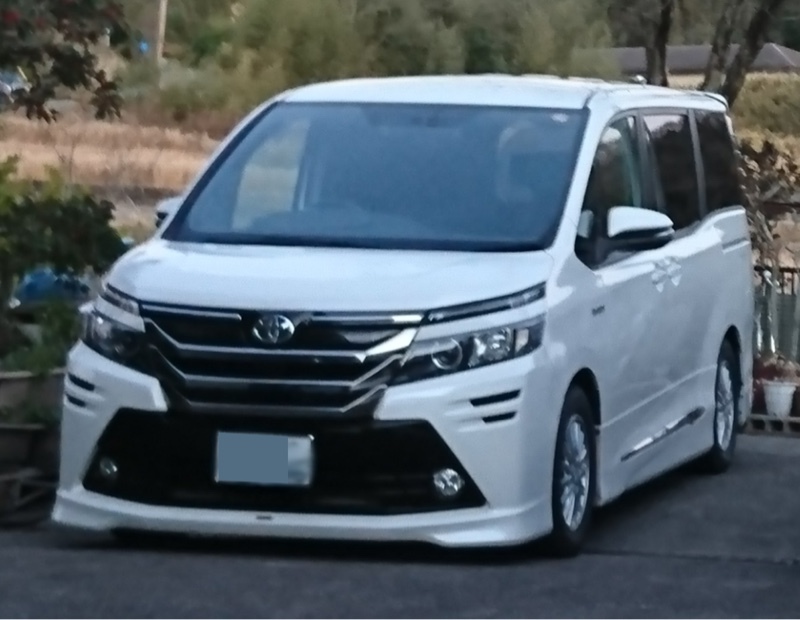 トヨタ ヴォクシー ハイブリッド