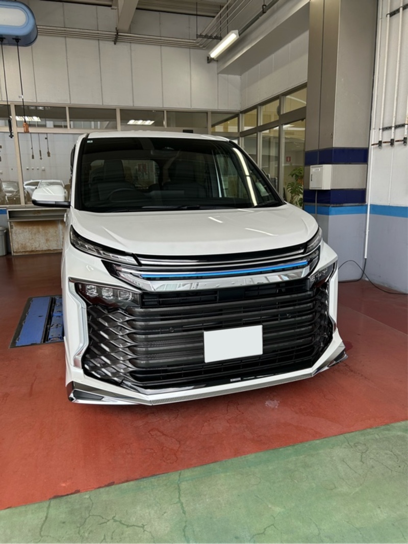 トヨタ ヴォクシー ハイブリッド S-Z_7人乗り(CVT_1.8_ハイブリッド)