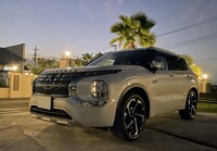 三菱 アウトランダーPHEV P_7人乗り_4WD(2.4)