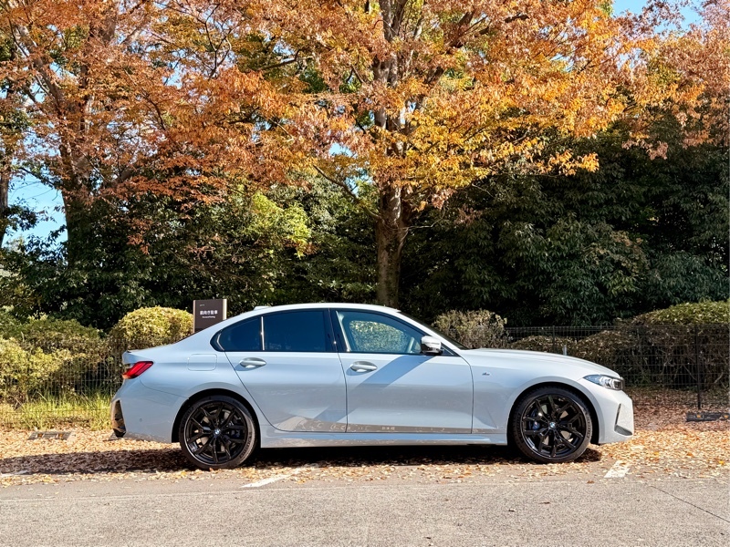 BMW 3シリーズ セダン 320i Mスポーツ_RHD(AT 2.0)