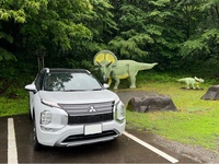 三菱 アウトランダーPHEV P エグゼクティブパッケージ_7人乗り_4WD(2.4)