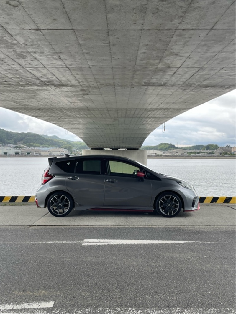 日産 ノート ニスモ S(MT_1.6)